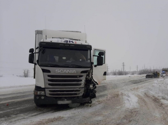 В лобовом ДТП на севере Волгоградской области погиб 53-летний водитель