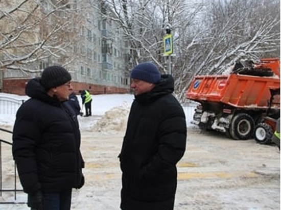 Денисов заявил об увеличении сил по расчистке города от снега в 2,5 раза