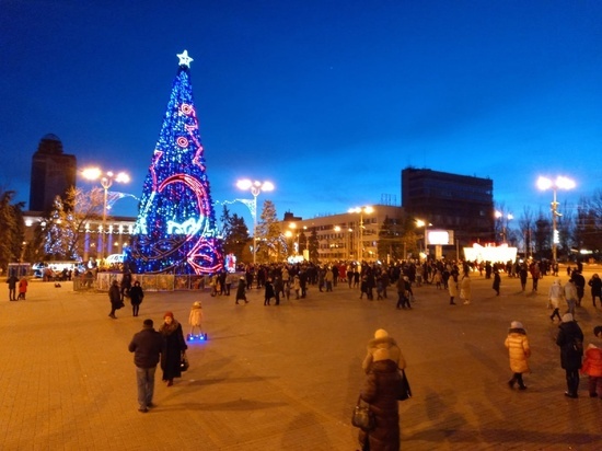 Когда в Донецке уберут новогоднюю ёлку