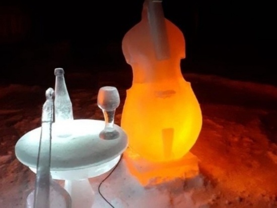 В одном из тамбовских сёл улицу украсили ледяными скульптурами