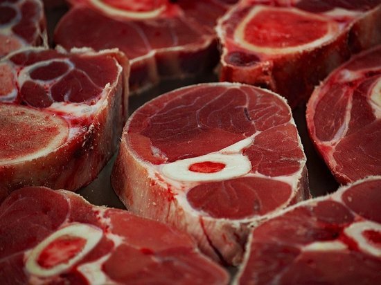 Потенциально опасное мясо могли купить кузбассовцы из-за халатности ветврача