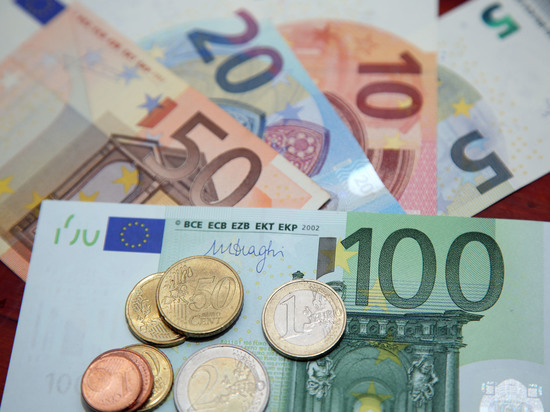Евро превысил 88 рублей впервые с июля 2021 года