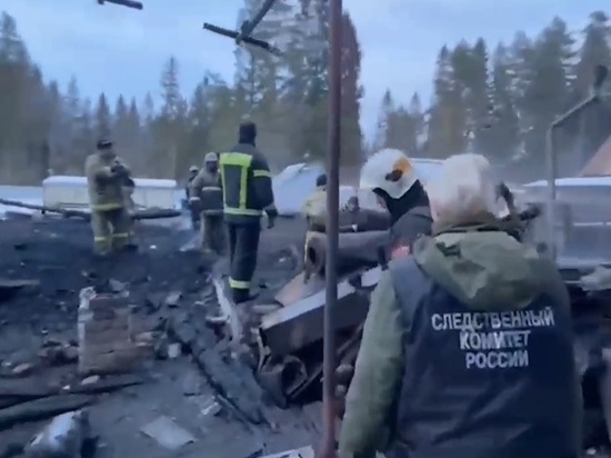 На месте пожара в Тверской области, где погибли два человека, работают следователи