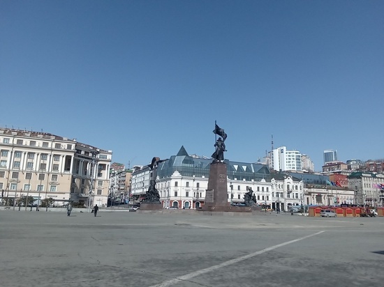 Константин Шестаков против ярмарки на центральной площади Владивостока