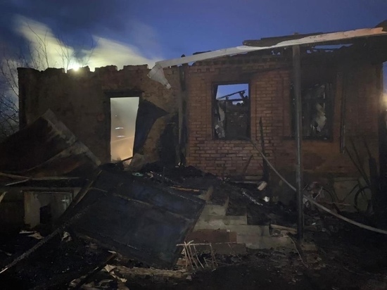 Пять человек погибли при пожаре в частном доме в Ростовской области