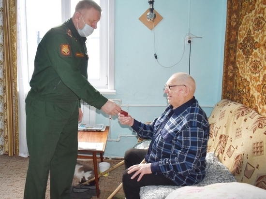 В Бурятии семья погибшего фронтовика получила орден Красной Звезды