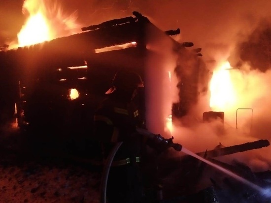 Около получаса пожарные тушили горевший в Кимовске жилой дом