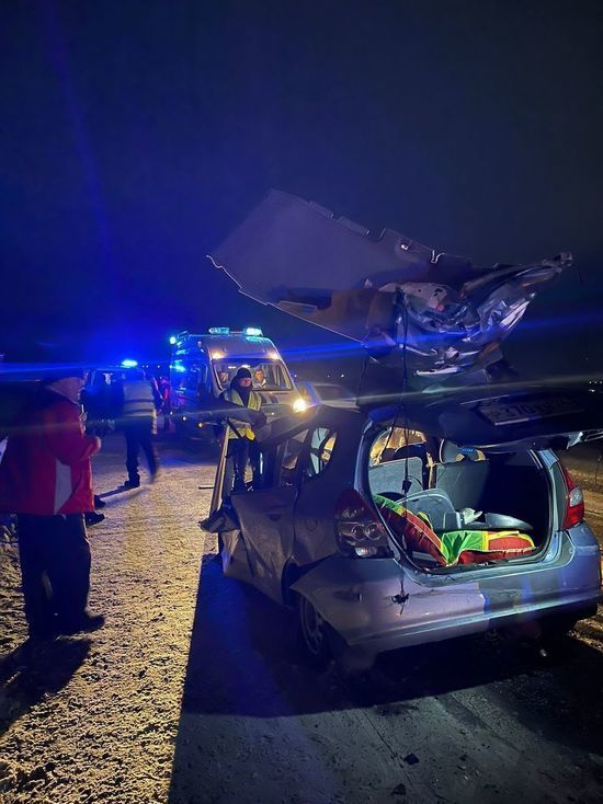 Двое детей и женщина погибли в страшной аварии на трассе под Красноярском