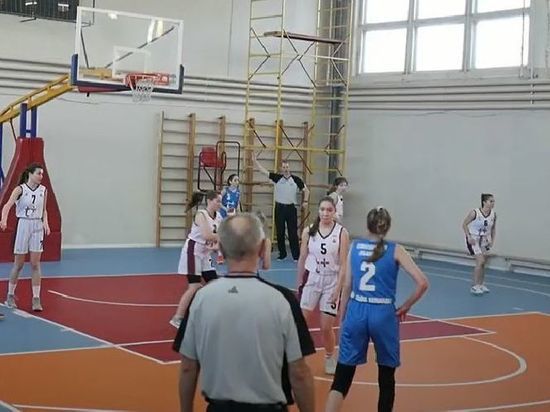 Первая команда Заднепровье выиграла финал чемпионата Смоленской области по баскетболу