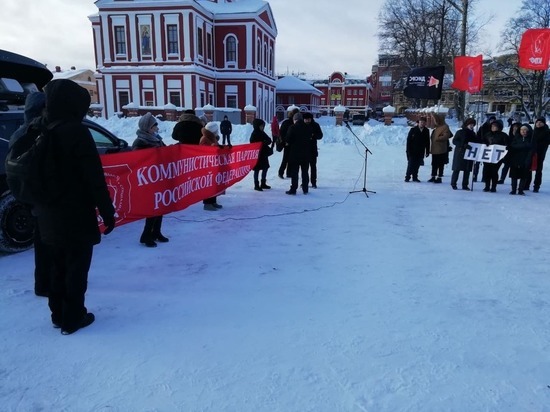 В Кирове прошел митинг против QR-кодов