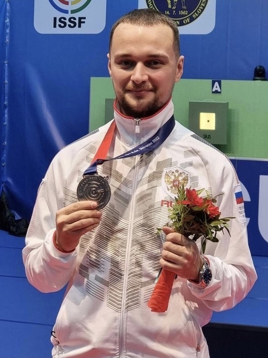 Стрелок из Ноябрьска завоевал 2 серебряные медали на турнире в Словении