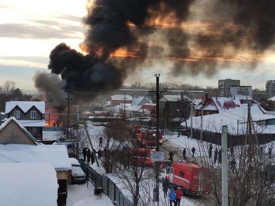 Прокуратура и СК организовали проверку после возгорания цистерны с топливом в Новосибирске