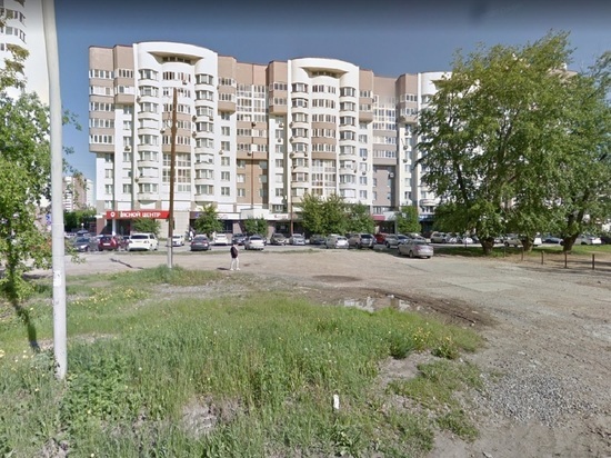 Жители Екатеринбурга вышли на пикет против автомойки на улице Блюхера