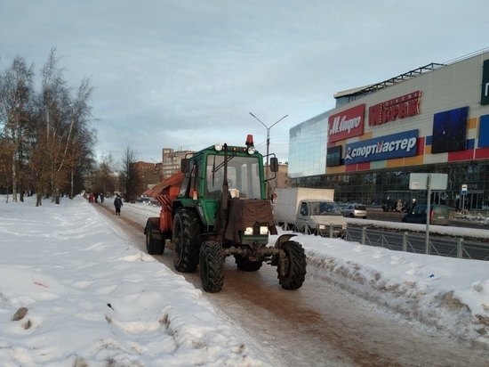 Власти грозят штрафом бизнесменам Великого Новгорода, отлынивающим от чистки снега и льда