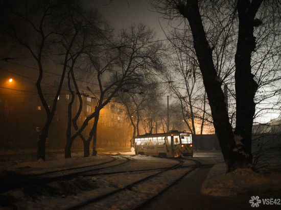 Дети устроили опасные развлечения с трамваем в Кемерове