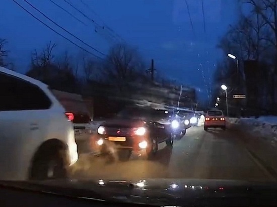 На улице Космонавтов в Рязани Chevrolet Cruze столкнулся с фурой
