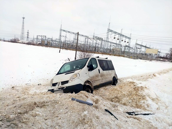 В Михайловском районе в ДТП с участием грузовика Renault пострадали двое
