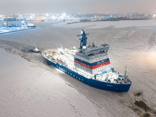 Ледокол «Сибирь» борется со штормом в Северном и Норвежском морях на пути в Мурманск
