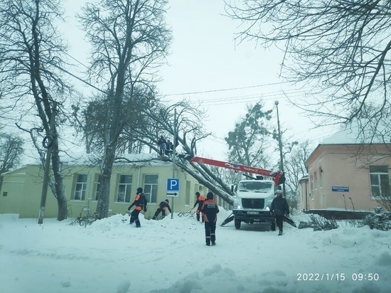 На Ставрополье продолжают восстанавливать объекты ЖКХ после урагана