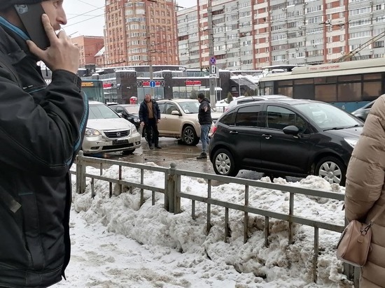 В Туле на улице Советской произошло ДТП с перебранкой
