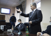 17 января пятый президент Украины Петр Порошенко вернулся на родину из Польши, чтобы прямо из аэропорта отправиться в суд