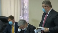 Порошенко заснул на собственном суде: кадры из Киева