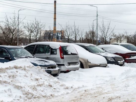 Губернатор Мурманска поручил расчистить дворы от снега