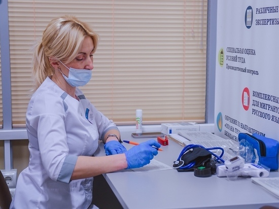 В Смоленске открылся новый мобильный пункт вакцинации от коронавируса
