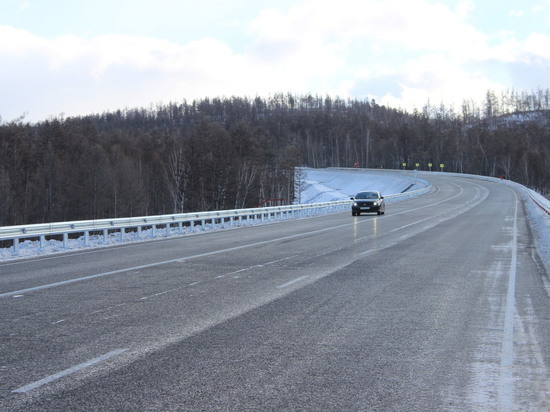 Движение по двум полосам восстановили на трассе «Байкал» после снегопада