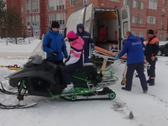 Лыжница врезалась в деревья и разбила голову в Новосибирске