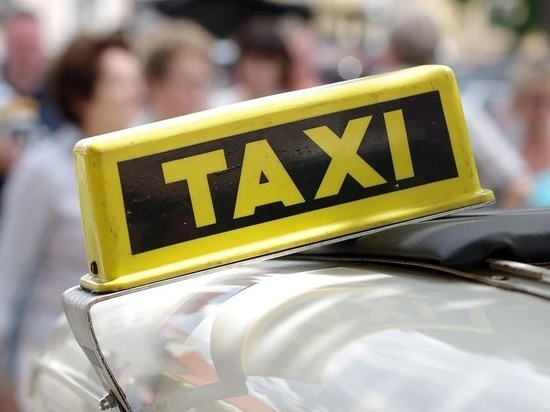 Конфликт между водителем такси и полицейским в Томске закончился служебной проверкой