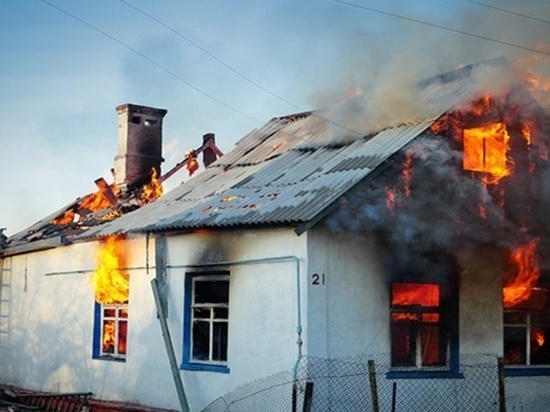 В центре Ростова горел дом