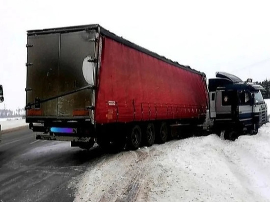 2 грузовика столкнулись днем 18 января в Удмуртии