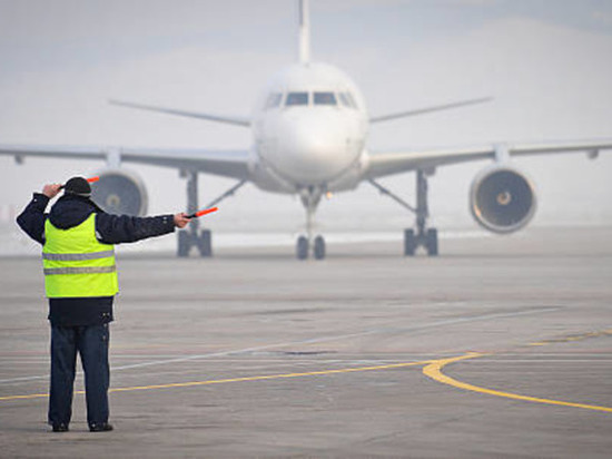 Несколько самолетов сели в ростовском аэропорту из-за непогоды на Кубани