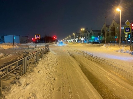 В Губкинском машина снесла шедшего на зеленый свет пешехода