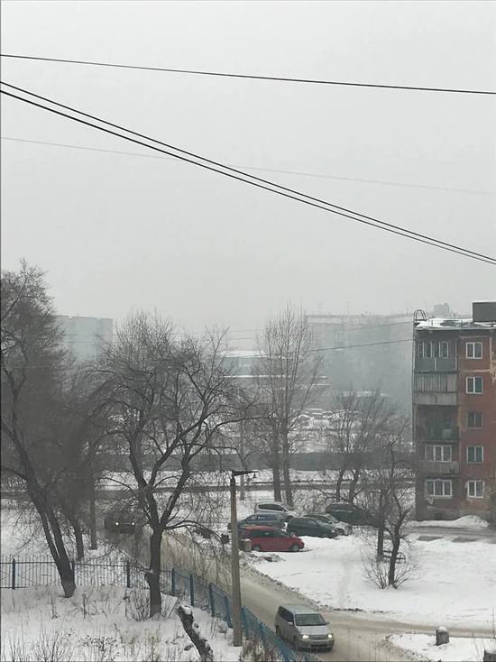 Вонючий дым: Новокузнечане сообщают о смоге, который окутал город