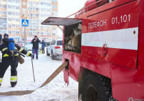 Огнеборцы спасли шесть человек из горящей кузбасской многоэтажки