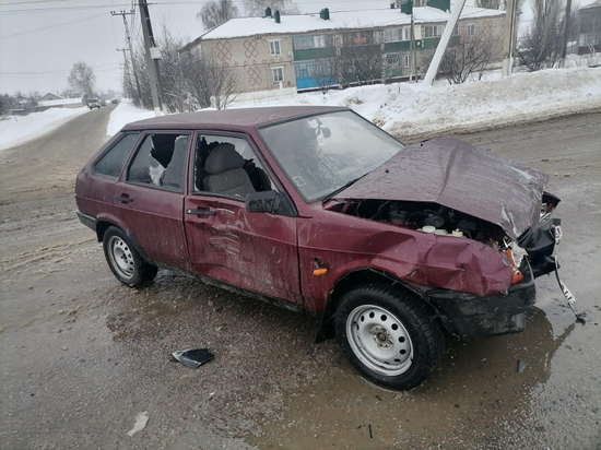 Водитель и пассажир пострадали в ДТП в Петровском районе
