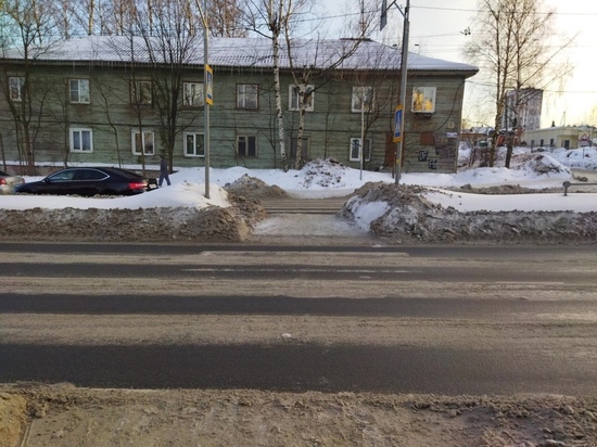 В Петрозаводске водитель сбил пенсионерку и доставил ее в травмпункт