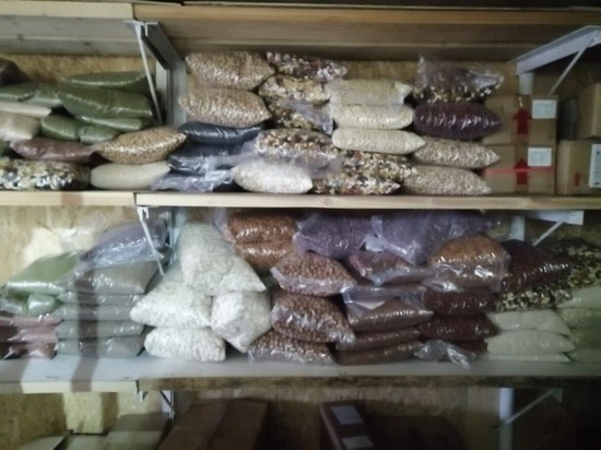 В одном из павильонов в Казани нашли немаркированные крупу и орехи
