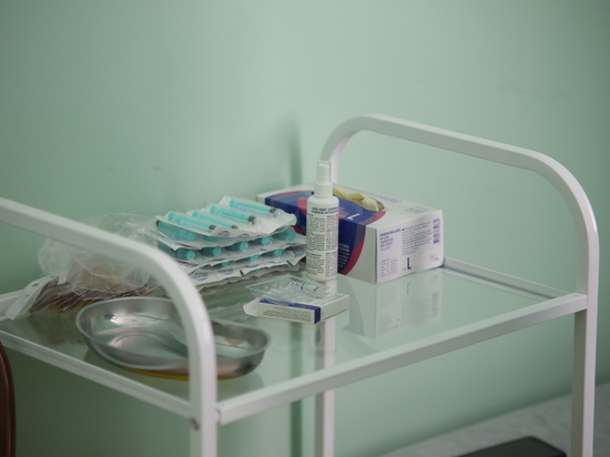 Областная инфекционная больница в Калининграде планирует работать только с пациентами, у которых выявлен COVID-19. Это решение связано с резким скачком заболеваемости и нехваткой коек в стационарах.