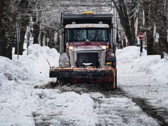 Темпы работ по уборке снега в Мурманске увеличились в четыре раза за сутки