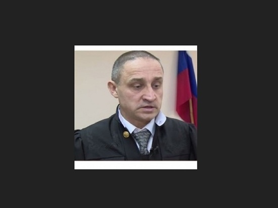 Умер судья, выносивший приговор участнику протестов около Драмтеатра в Екатеринбурге
