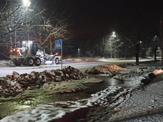 В Кызыле устраняют аварию на трубопроводе
