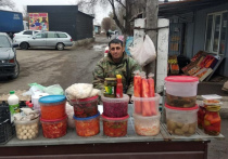 Жители Казахстана жалуются на высокие цены на продукты, газ, бензин и коммуналку