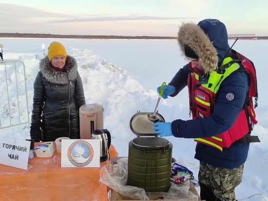 5 ведер горячего чая выпили во время крещенских купаний жители Надыма