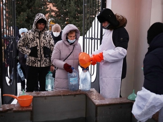 Новосибирского профессора раскритиковали из-за высказываний о святой воде