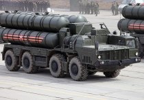 Два дивизиона зенитных ракетных комплексов С-400 «Триумф» отправили в Белоруссию, где их запустят на учебное боевое дежурство в связи с проверкой сил реагирования Союзного государства