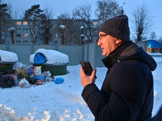 Шапша внепланово приехал в Кондрово увидеть лично заваленные мусором площадки