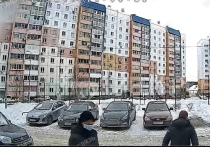 О подозрительном мужчине во дворах улицы Бейвеля в Челябинске сообщили встревоженные родители в соцсетях